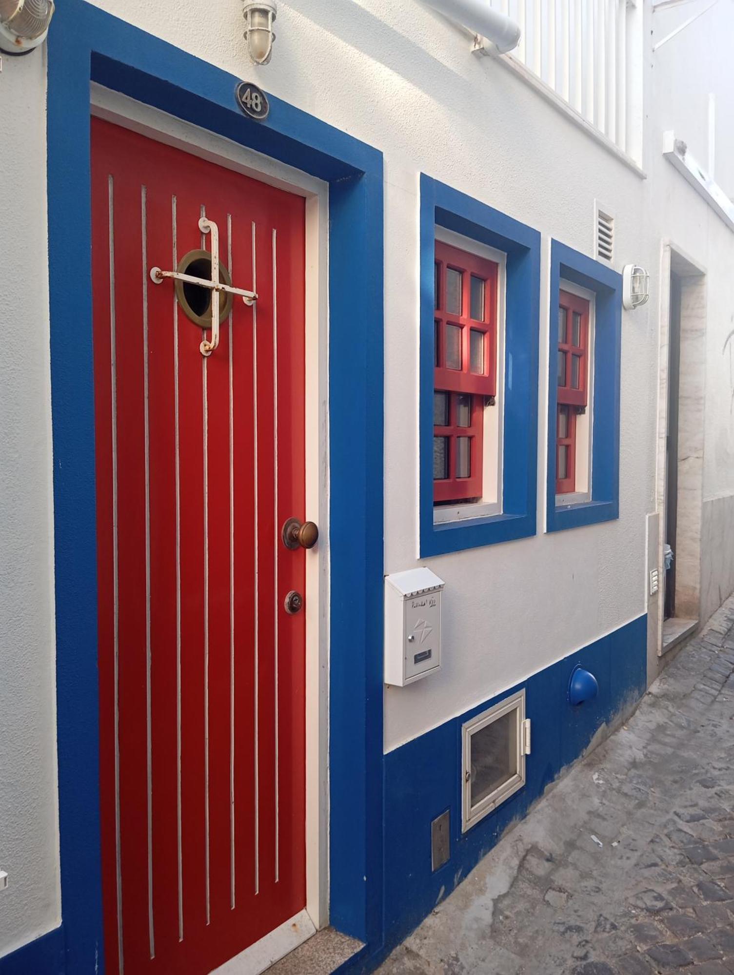 Arthouse Surf Ericeira Hotel Exterior photo