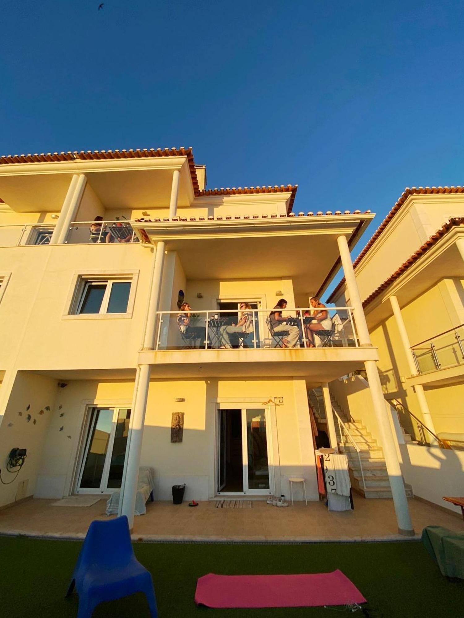 Arthouse Surf Ericeira Hotel Exterior photo